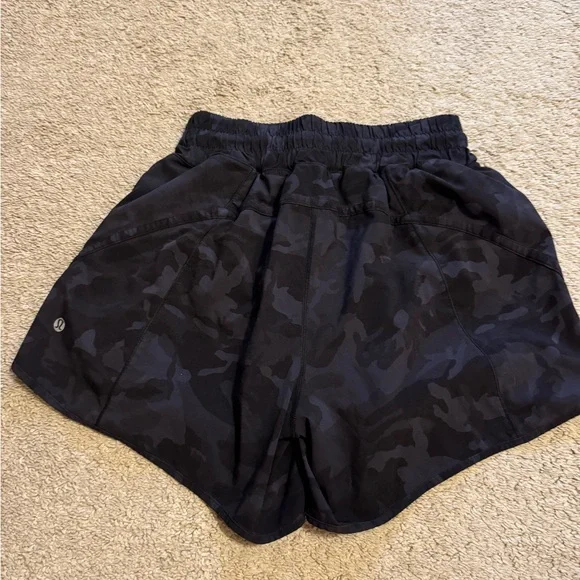 lululemon athletica Women's Black Camo Running Shorts - Track That Size 6 - Picture 2 of 3